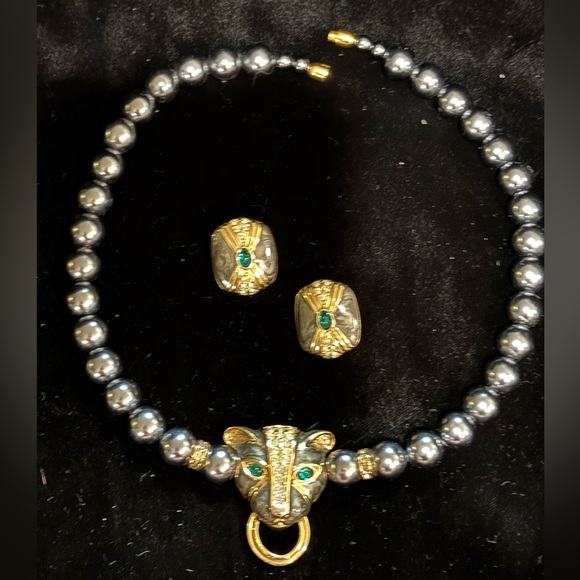 Vintage KJL Faux Grey Pearl crystal enameled panther necklace & earrings Set - Picture 2 of 11